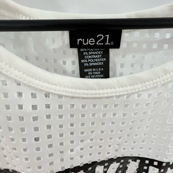 tank top - Picture 2 of 3